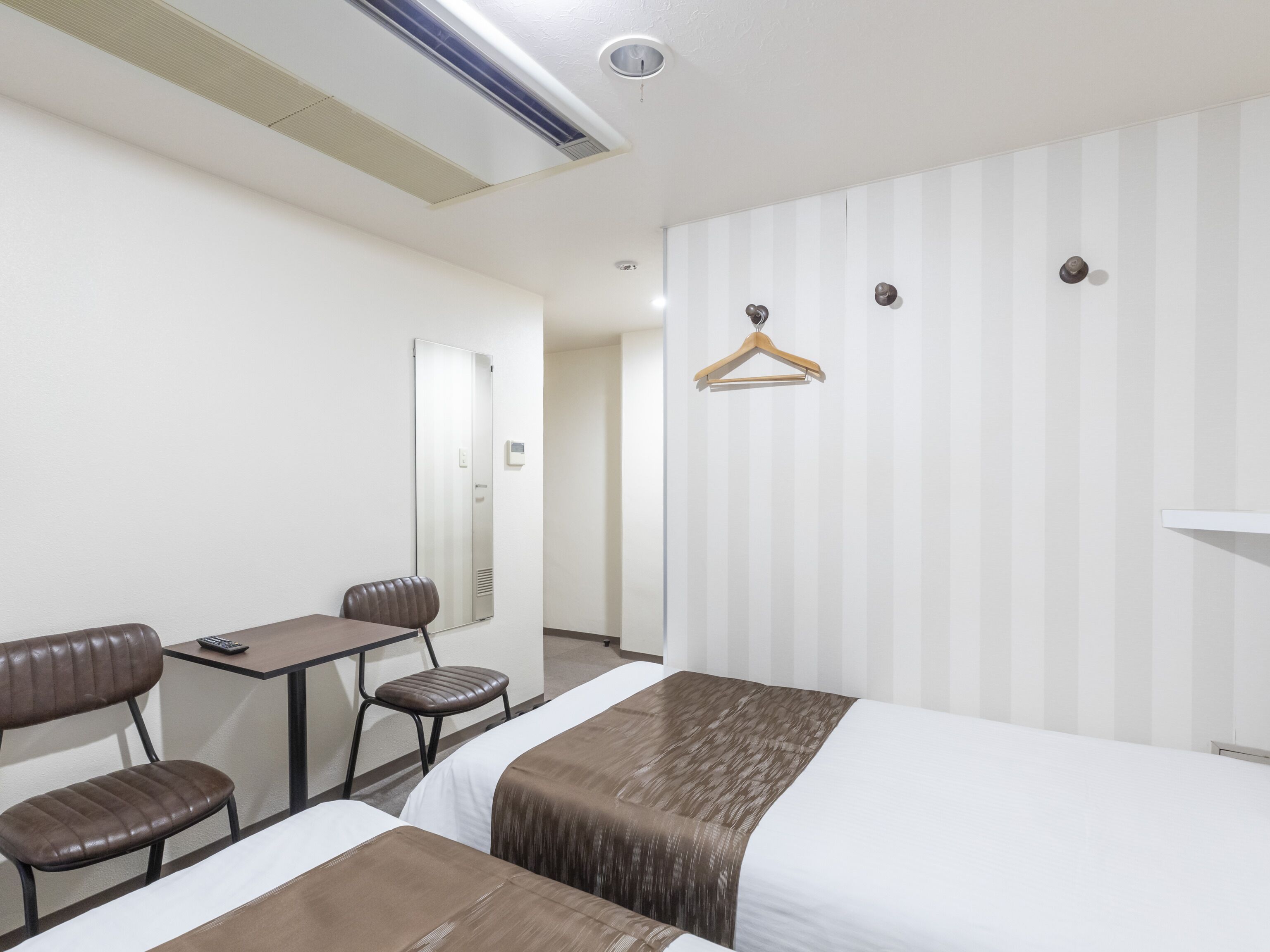 غرفة عادية لاثنين - لغير المدخنين | واي فاي مجانًا وملاءات أسرّة