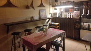 Unclassified image, 4 of 16, button - TaSahin Hostel & Restaurant & Bar (Phnom Penh)