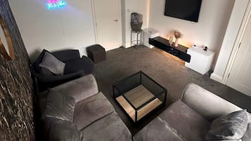 Smart TV, video games