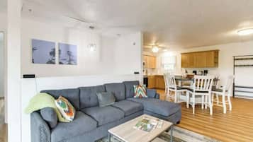 Smart TV, fireplace, offices