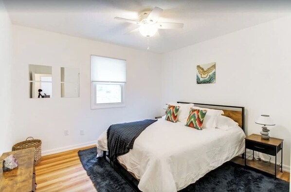 4 bedrooms, WiFi, bed sheets