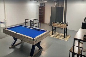 Game room - Eva's Mountain House (Hot Springs)