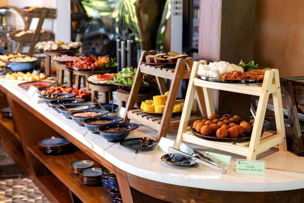 Free daily full breakfast