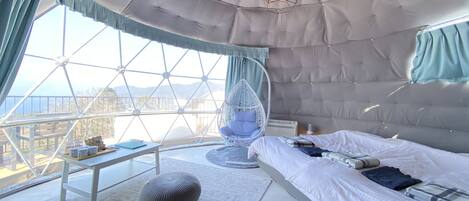 Basic Tent | Desk, free WiFi, bed sheets