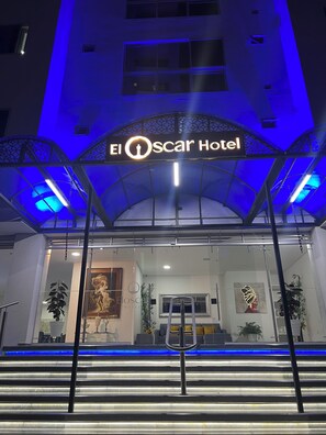 Front of property - El Oscar Hotel (Medellín)