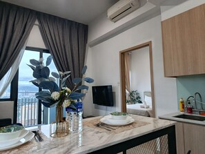 Bureau, fer et planche à repasser, Wi-Fi gratuit