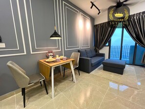 Executive Studio, 1 Queen Bed, City View | Living area - The Colony Skyline Suites KLCC (Kuala Lumpur)