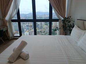Studio Executive, 2 giường cỡ queen, quang cảnh thành phố | Bàn, bàn ủi/dụng cụ ủi quần áo, truy cập Internet không dây miễn phí 