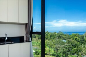 Deluxe Condo | Private kitchen