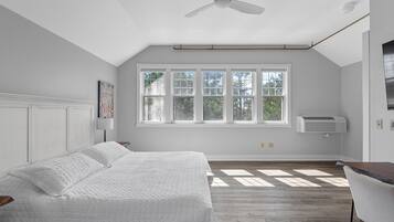 3 habitaciones, escritorio, tabla de planchar con plancha y wifi gratis