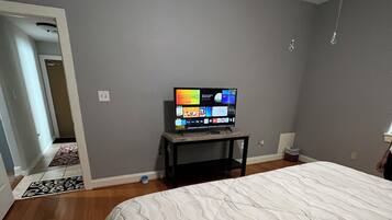 Luxury House | 8 bedrooms, soundproofing, free WiFi