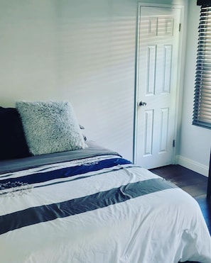 2 camere, ferro/asse da stiro, Wi-Fi gratuito, lenzuola