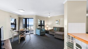 TV - Gena Apartments Unit 11 Kings Beach QLD (Kings Beach)
