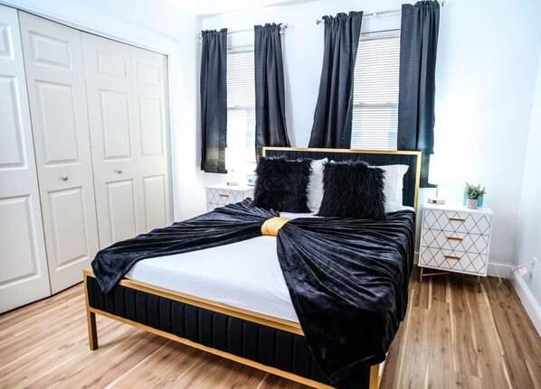 4 bedrooms, desk, iron/ironing board, free WiFi