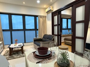 Smart TV - City Area High Rise Studio Apartment 4K Netflix! (Johor)