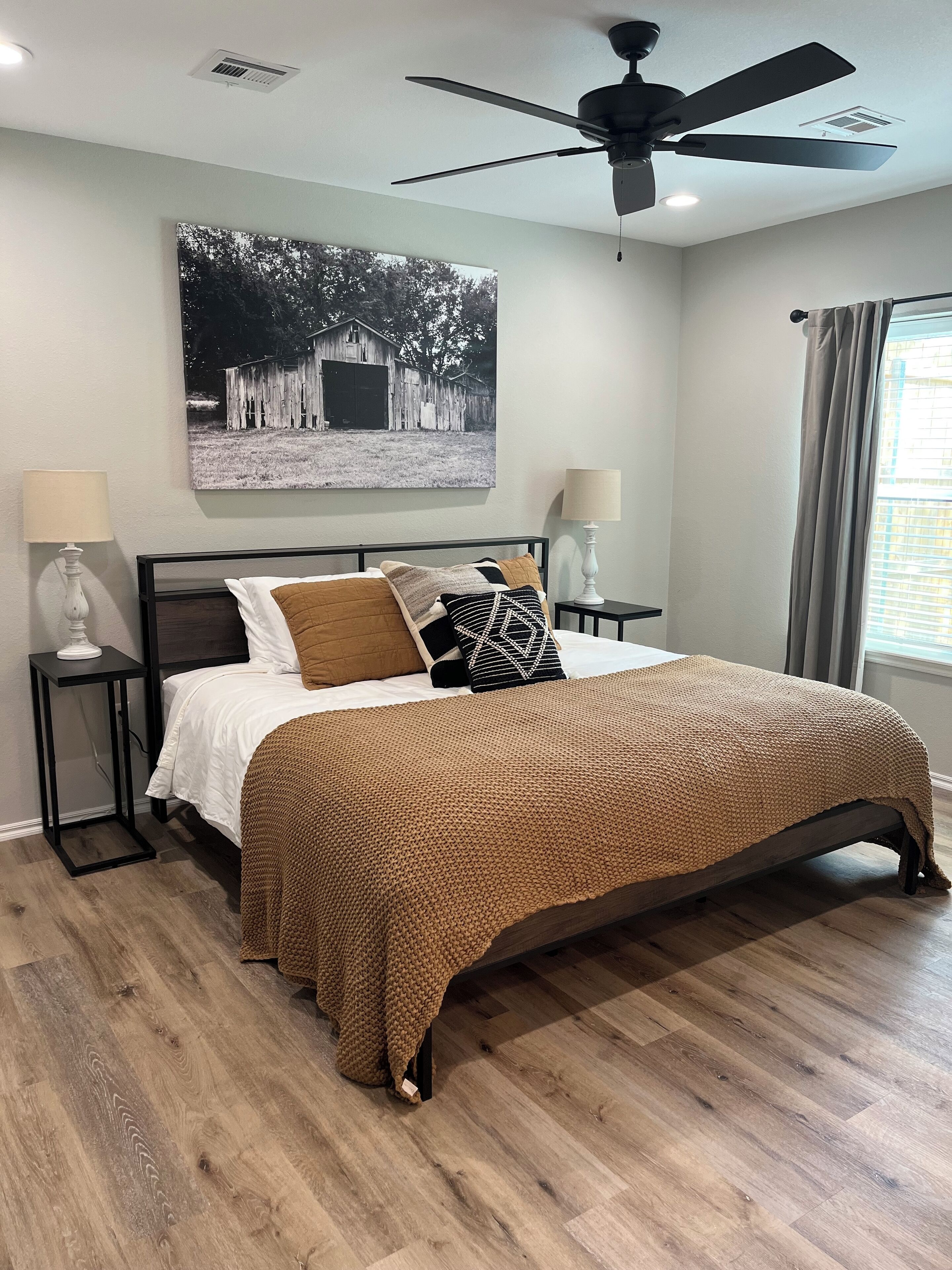 2 bedrooms, desk, iron/ironing board, free WiFi