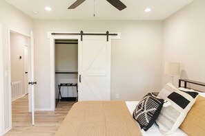 2 bedrooms, desk, iron/ironing board, free WiFi