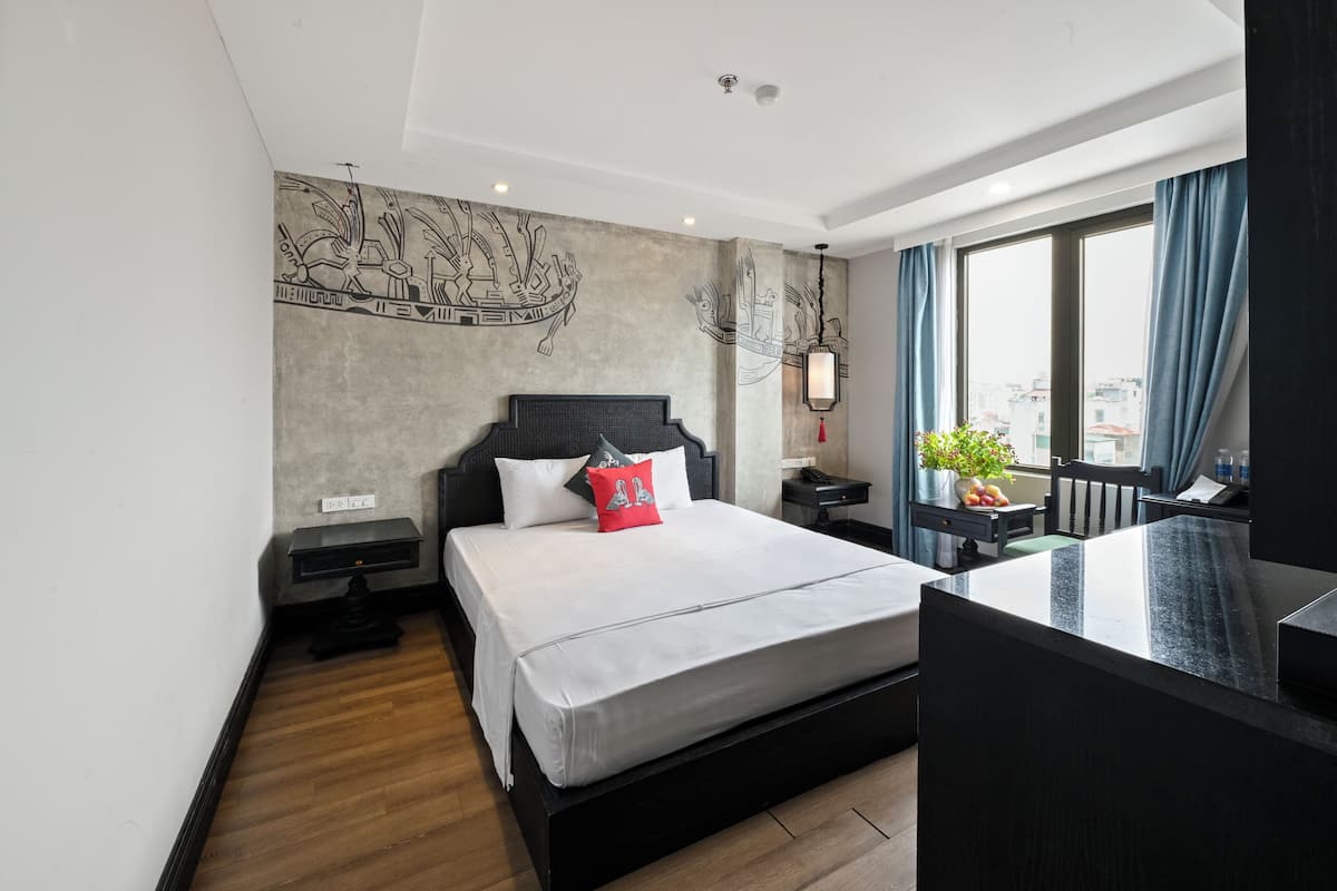Business Double Room | In-room safe, blackout drapes, soundproofing, iron/ironing board