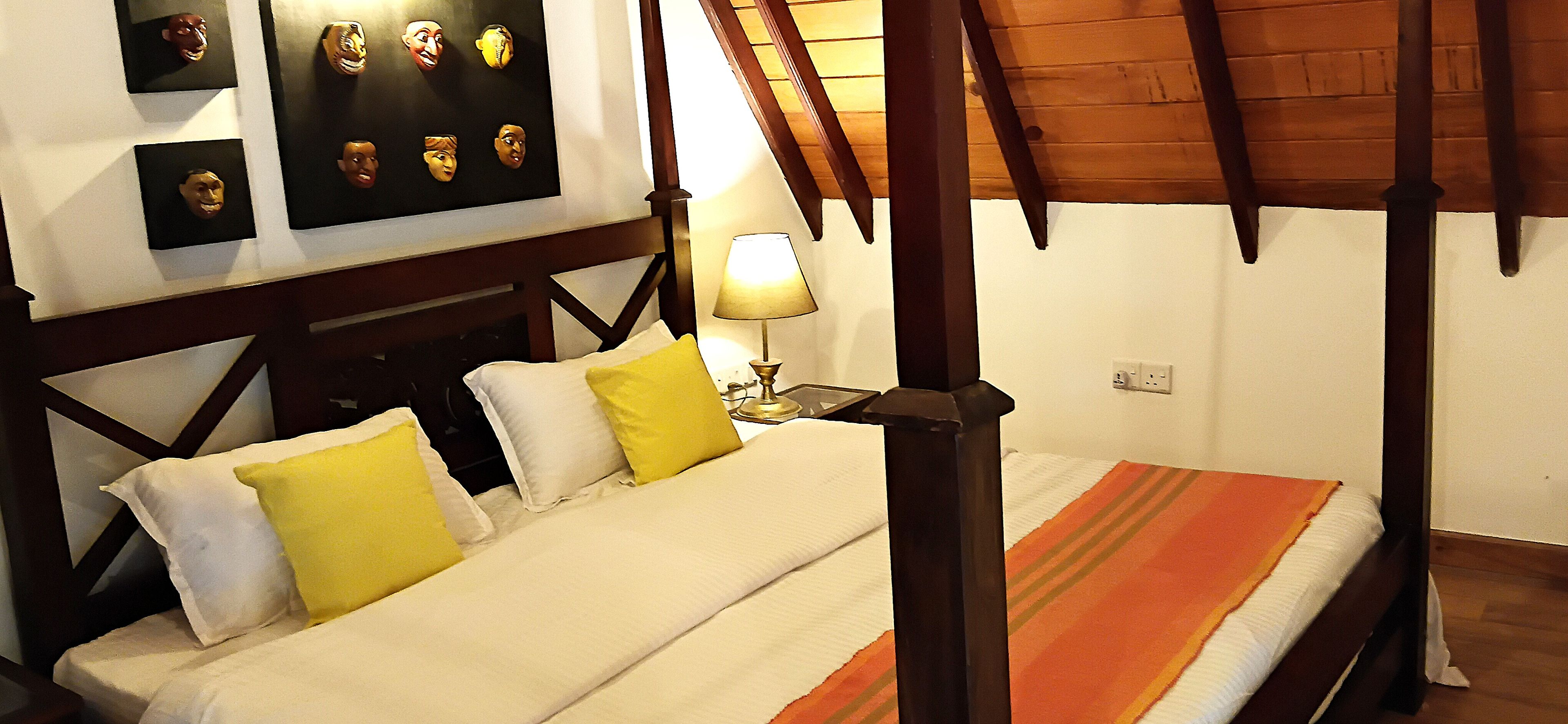 Premium bedding, down comforters, desk, laptop workspace