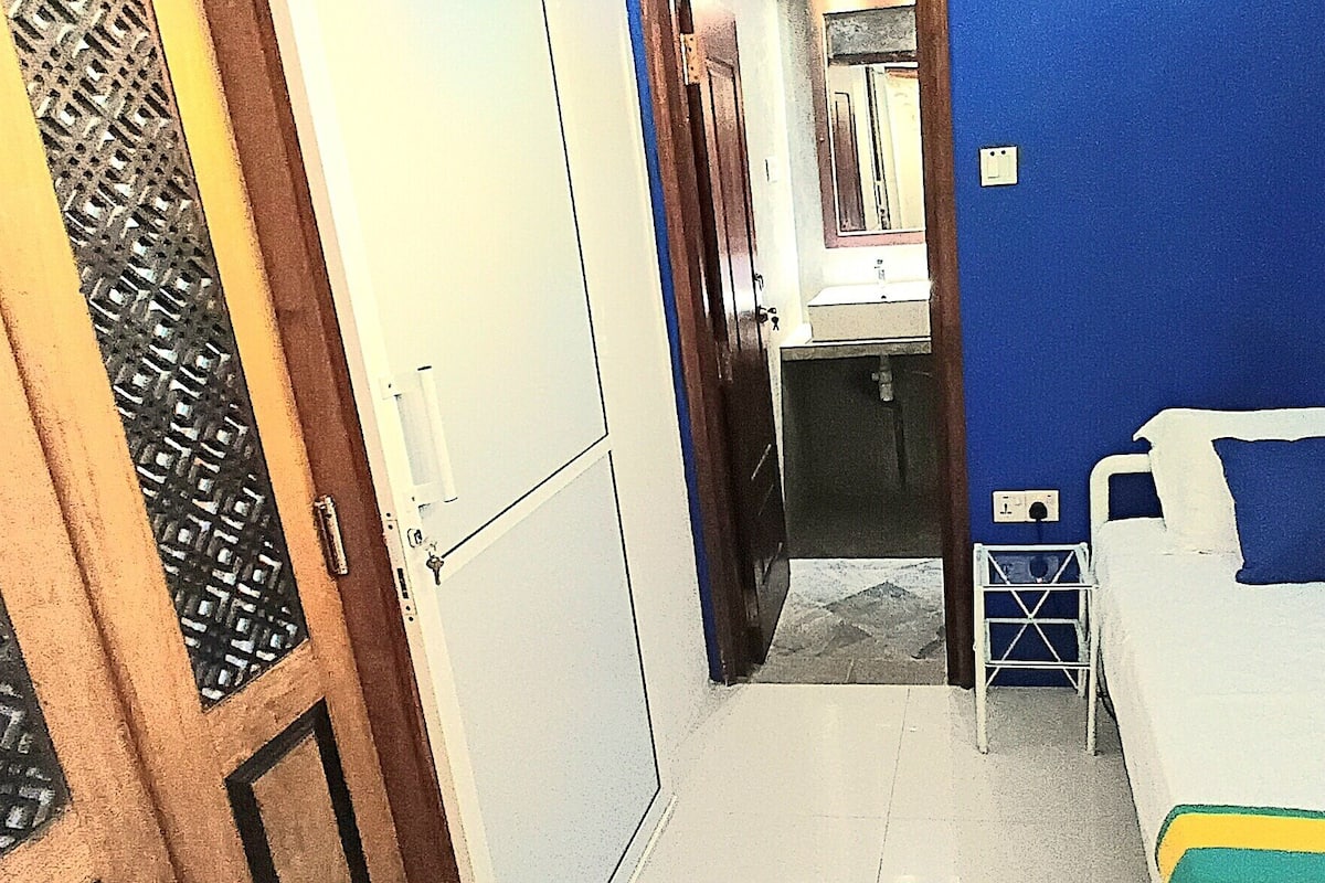 スタンダード シングルルーム | エジプト綿のシーツ、高級寝具、羽毛の掛け布団、ミニバーのアイテム (無料)