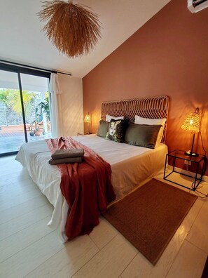3 bedrooms, iron/ironing board, travel cot, free WiFi