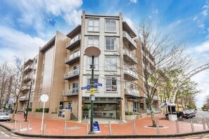 Exterior - The Vibe: Auckland CBD
 (Auckland)