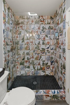 Shower, hair dryer, bidet, towels - *Home Gym* A/C* Fenced-in Yard (Flagstaff)