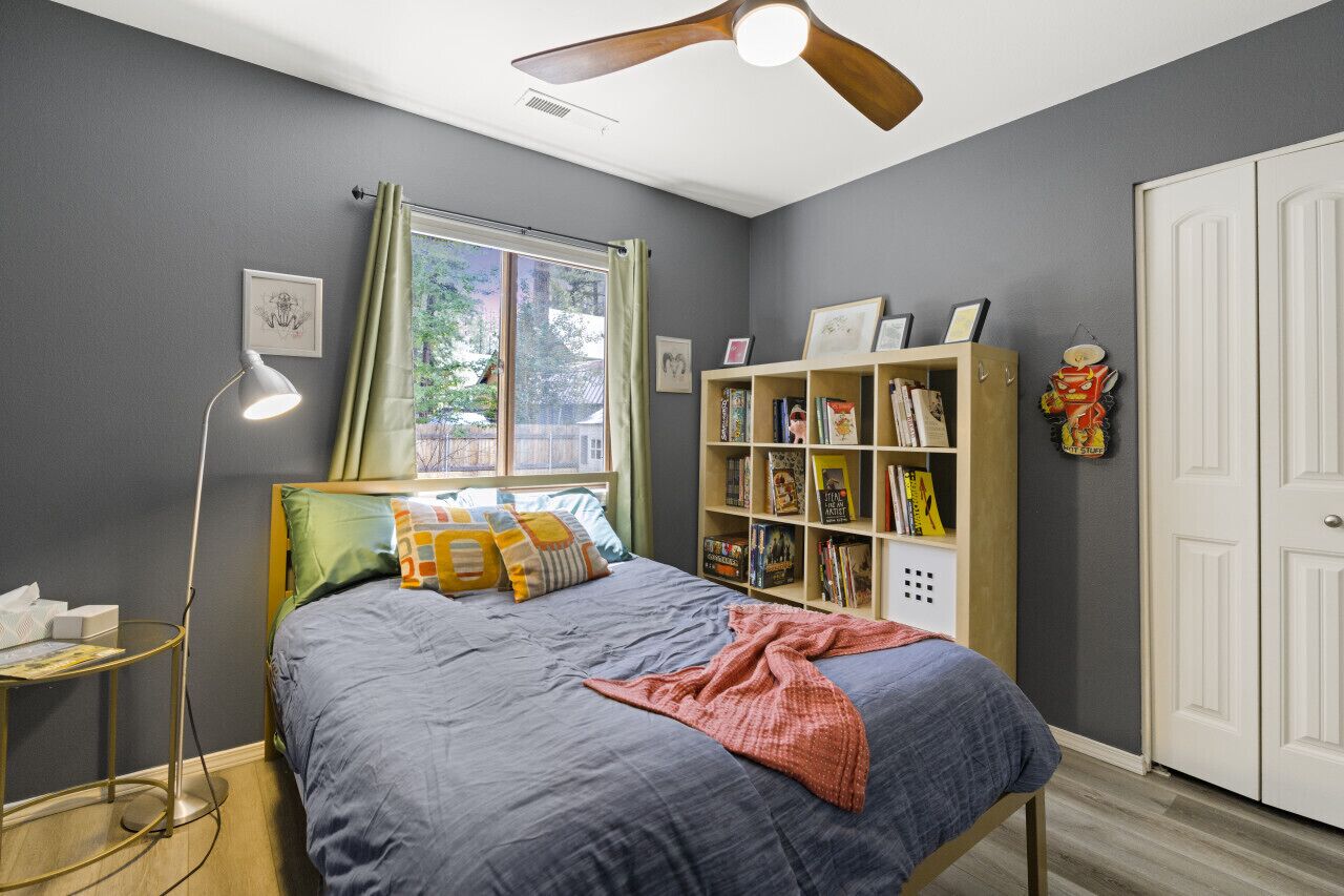 3 bedrooms, iron/ironing board, travel cot, free WiFi