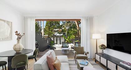 Charming Tropical Bondi Retreat