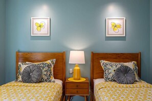 3 Schlafzimmer, Schreibtisch, Bügeleisen/Bügelbrett, WLAN