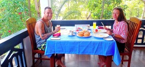 Outdoor dining - Hotel with pvt rooms in Habarana (Deniyaya)