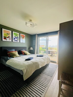 2 makuuhuonetta, silitysrauta/-lauta, vauvan matkasänky, ilmainen Wi-Fi