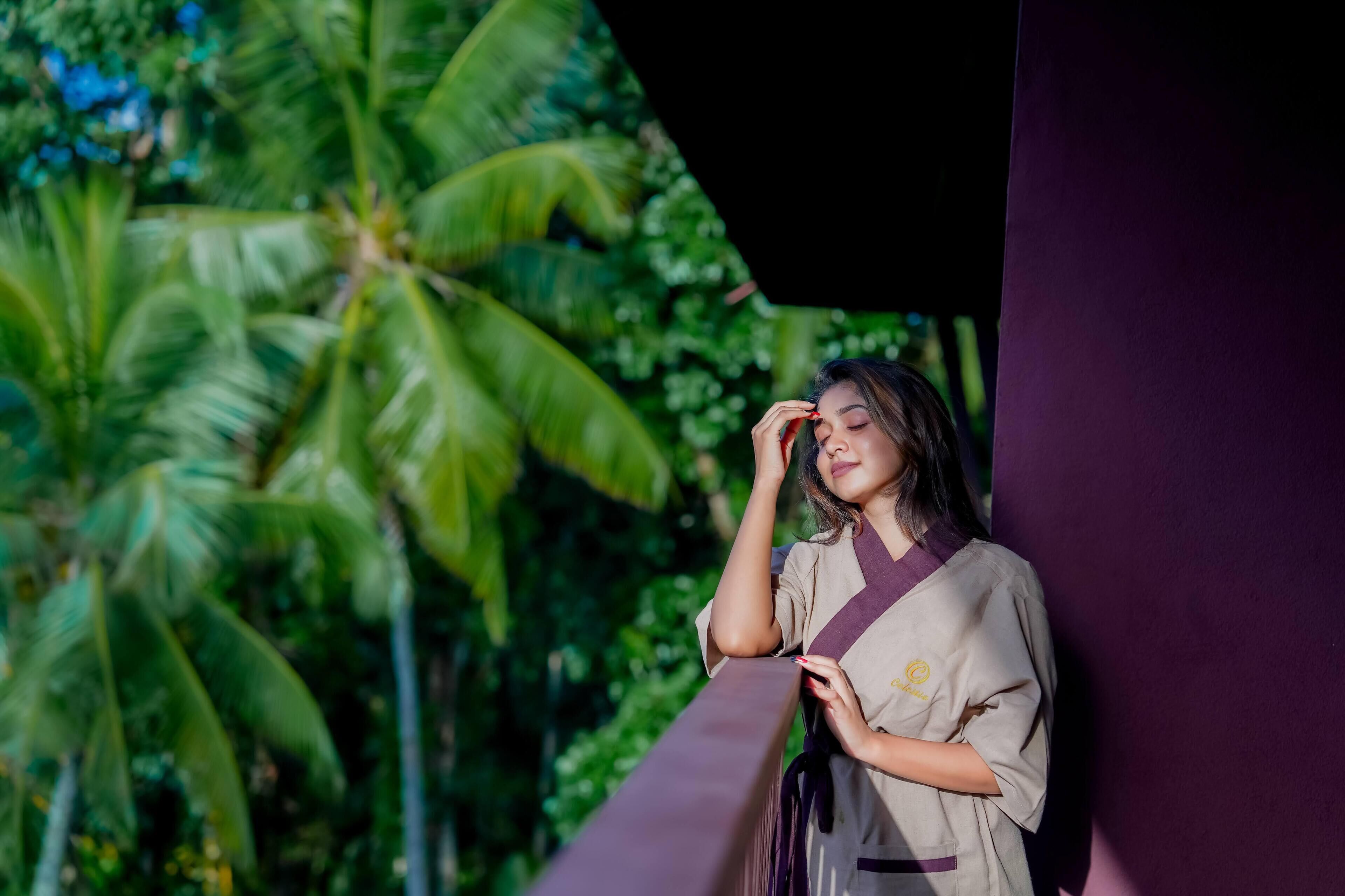 热水浴缸、湿蒸房、身体护理、芳香疗法、深层组织按摩、产前按摩