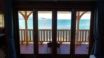 Superior Room | Living area | Flat-screen TV