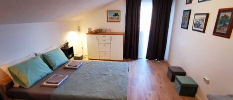 3 soverom, strykejern/-brett, reiseseng for barn og wi-fi (inkludert)