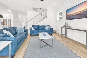 Televisión, futbolito, tenis de mesa y libros 