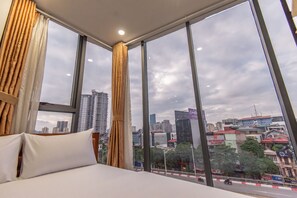 Classic Double or Twin Room | Desk, laptop workspace, free WiFi, bed sheets - 3. Tran Duy Hung street (Hanoi)
