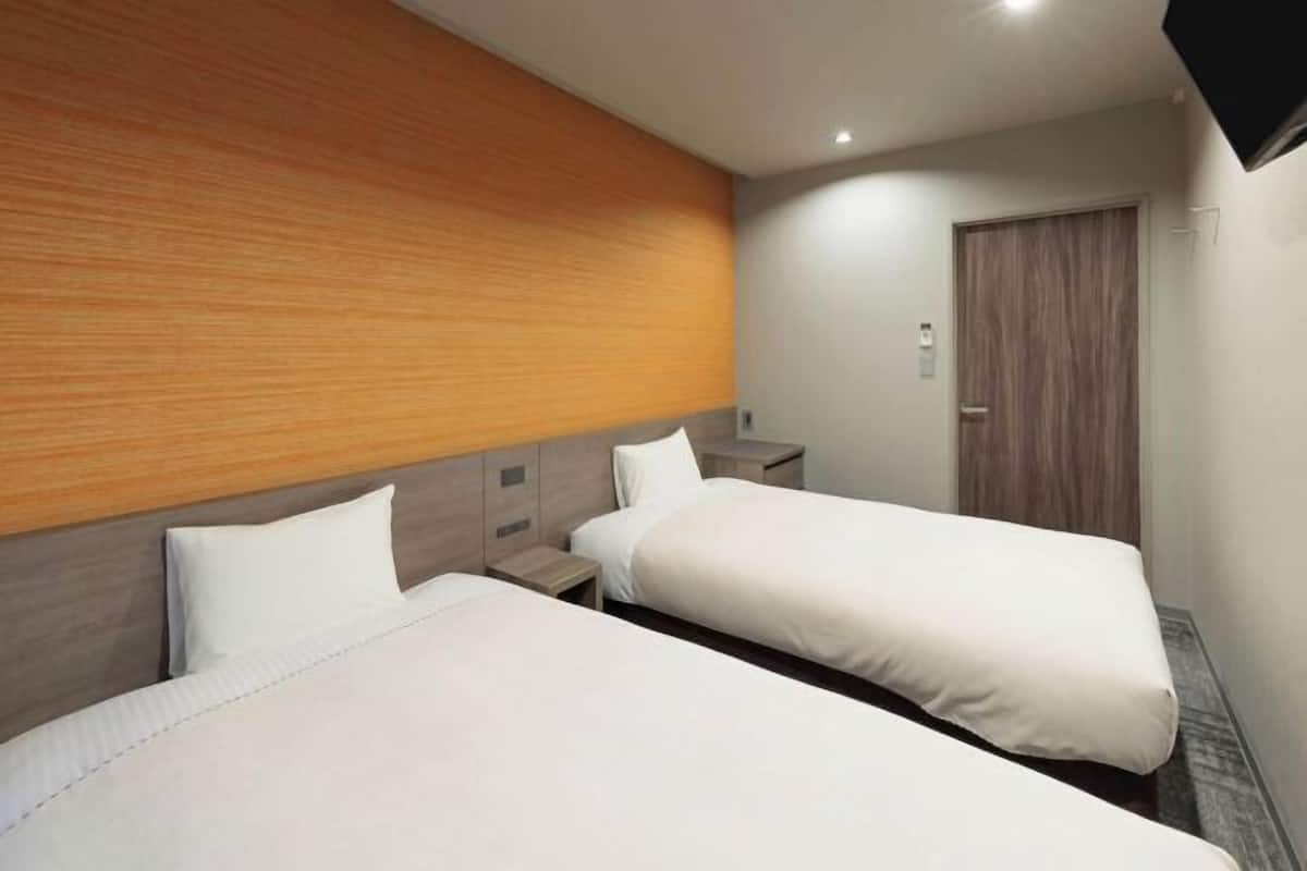 1 bedroom, blackout curtains, soundproofing, free WiFi