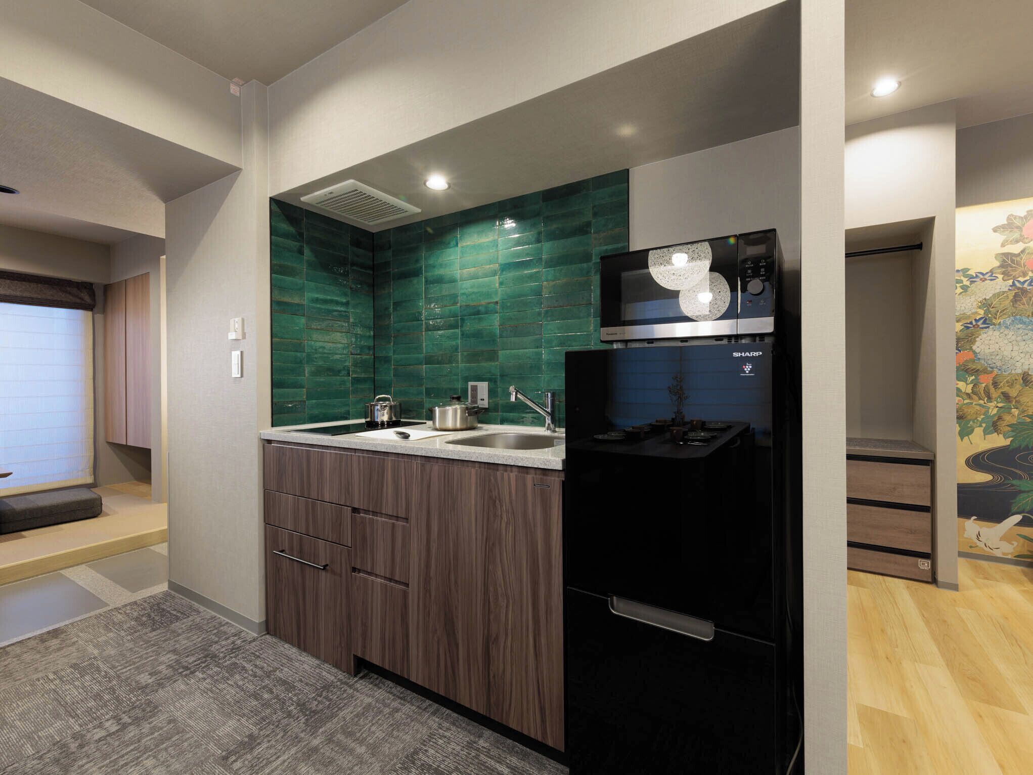 Deluxe kamer, niet-roken, balkon (Japanese Style Room, 5 Beds) | Privékeuken | Een koelkast/vriezer, een magnetron, een kookplaat, een waterkoker