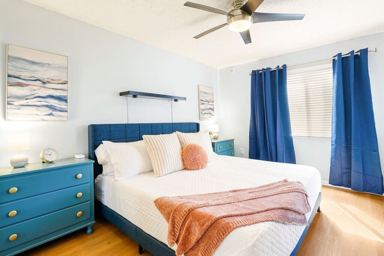 1 habitación, tabla de planchar con plancha, wifi y ropa de cama 