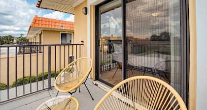 Come Sail Away - Cozy up oceanside, holiday deals!