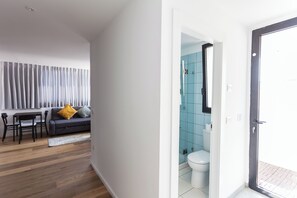 Căn hộ Business | Phòng tắm chung