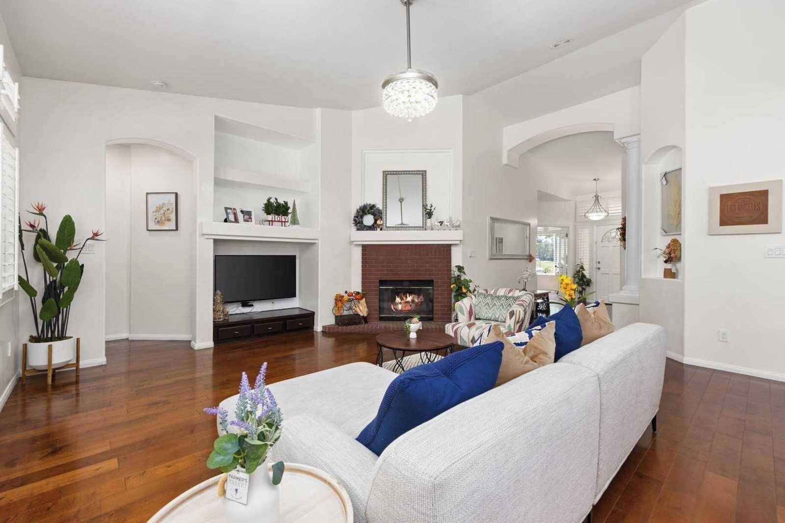 Four Seasons Retreat on Windsor Park Dr #41844