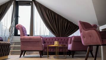 Queen room with Balcony and Jacuzzi | In-room safe, desk, laptop workspace, blackout curtains