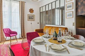 Dining - La Maison Kleber, Luxury 2BR Eiffel Champs-elysées (Paris)