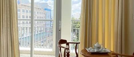 Presidential Condo, Multiple Beds, Bathtub, City View | Living area | LCD TV