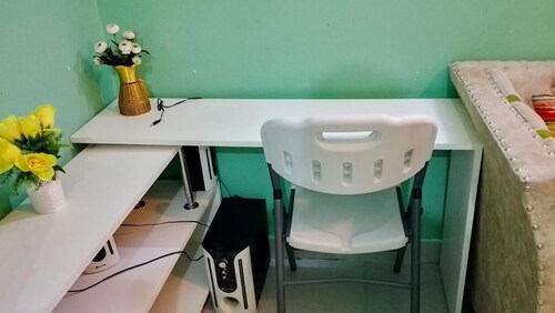 Welcome to The Obama Mansion, affordable, cozy and quiet.