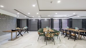 مطعم