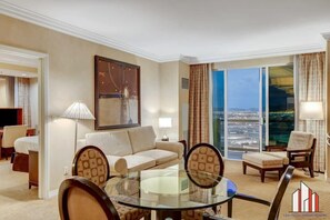 Een televisie en een kantoor