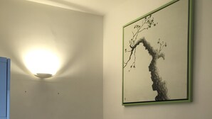 2 soverom, skrivebord, strykejern/-brett og wi-fi
